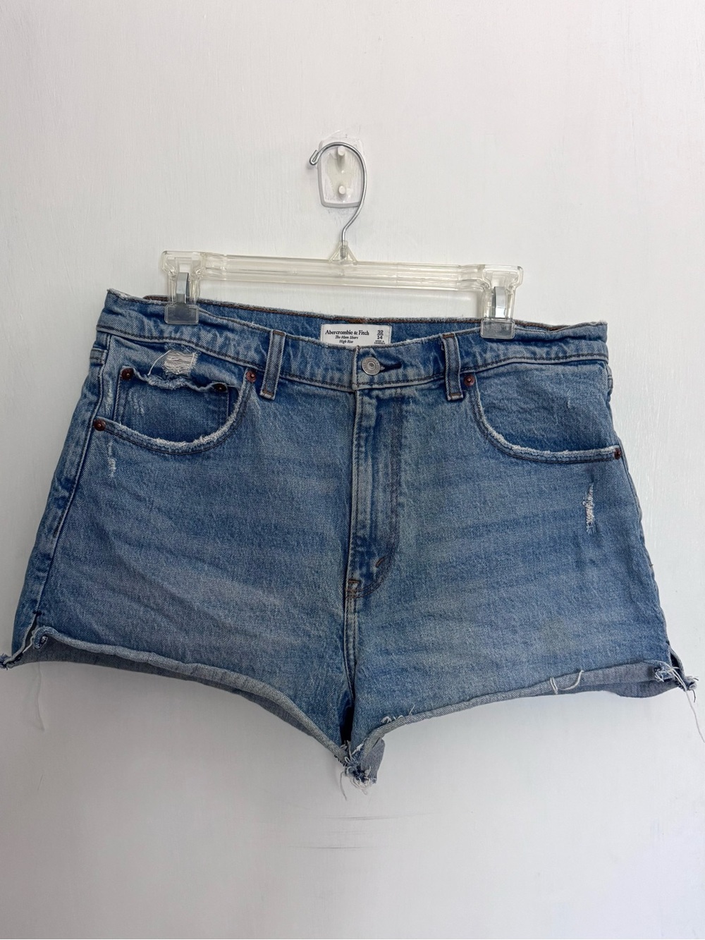 Abercrombie & Fitch The Mom Short - High Rise - Picture 2 of 4